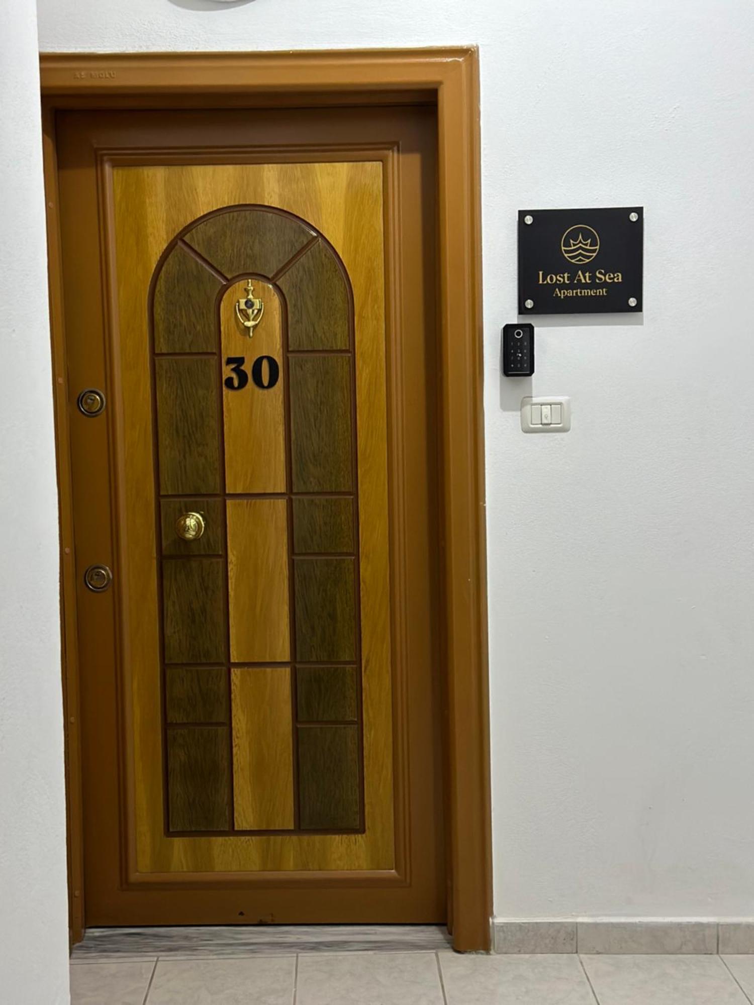 Lost At Sea Sarande Exterior photo