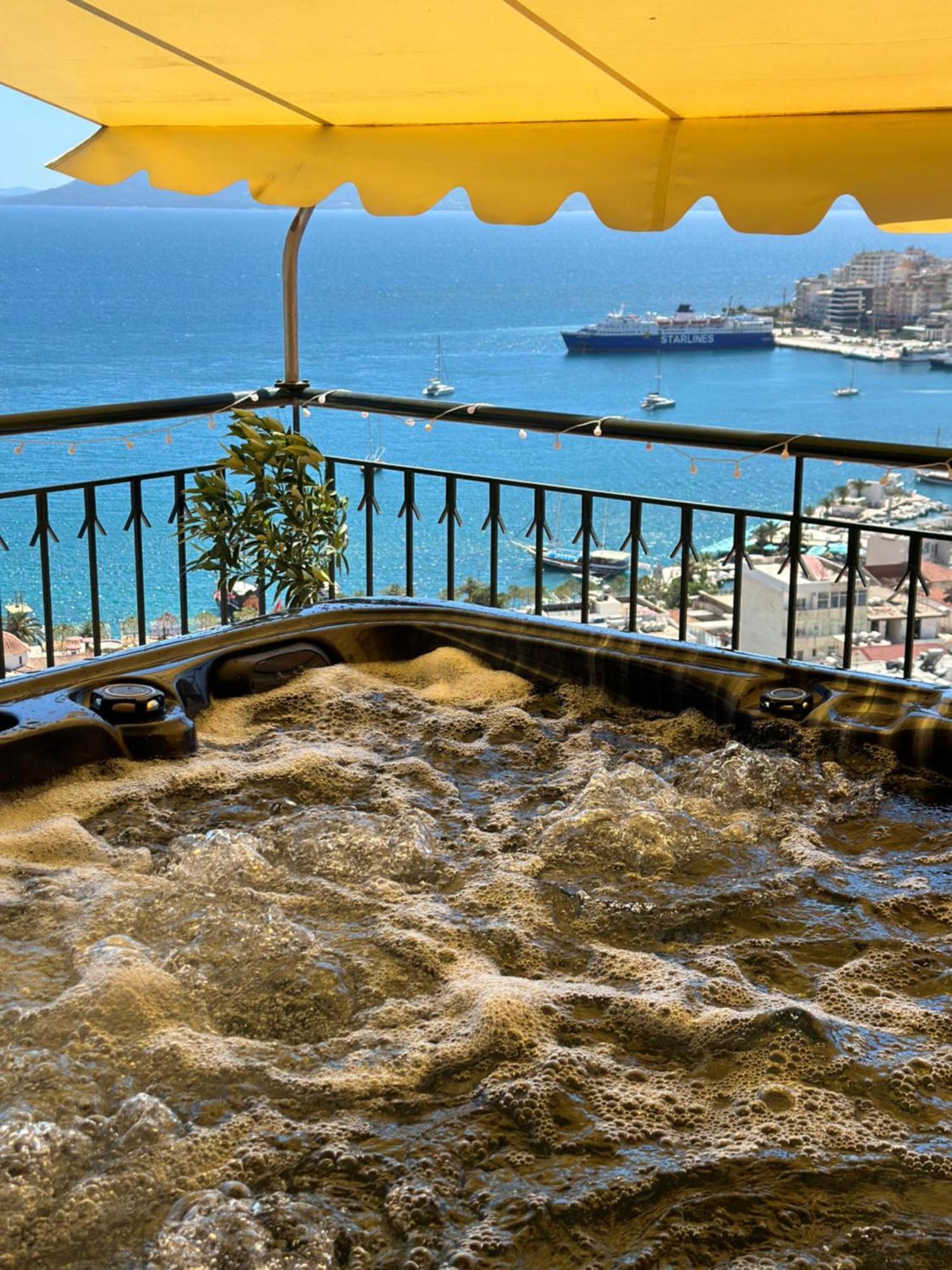 Lost At Sea Sarande Exterior photo