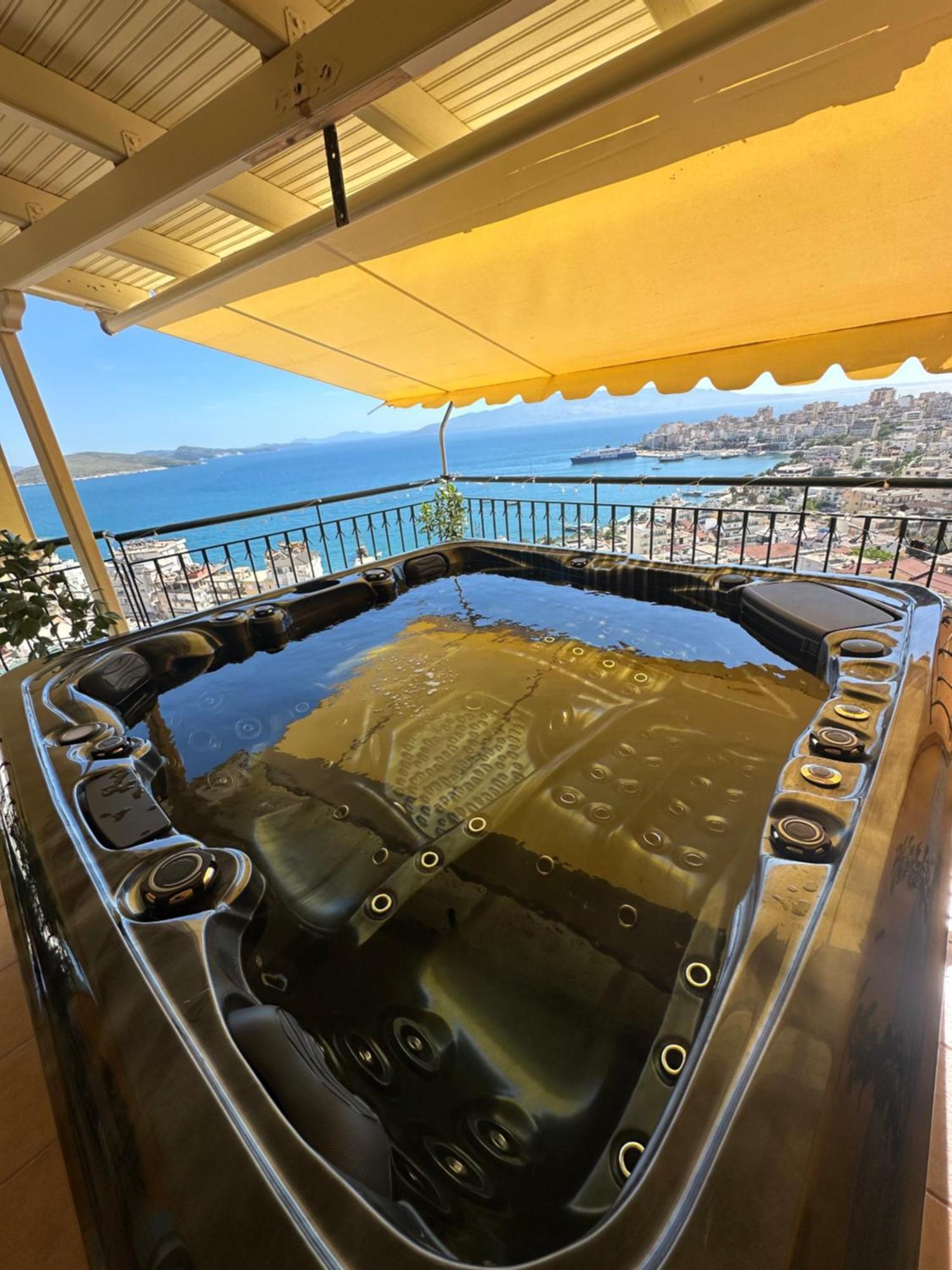 Lost At Sea Sarande Exterior photo