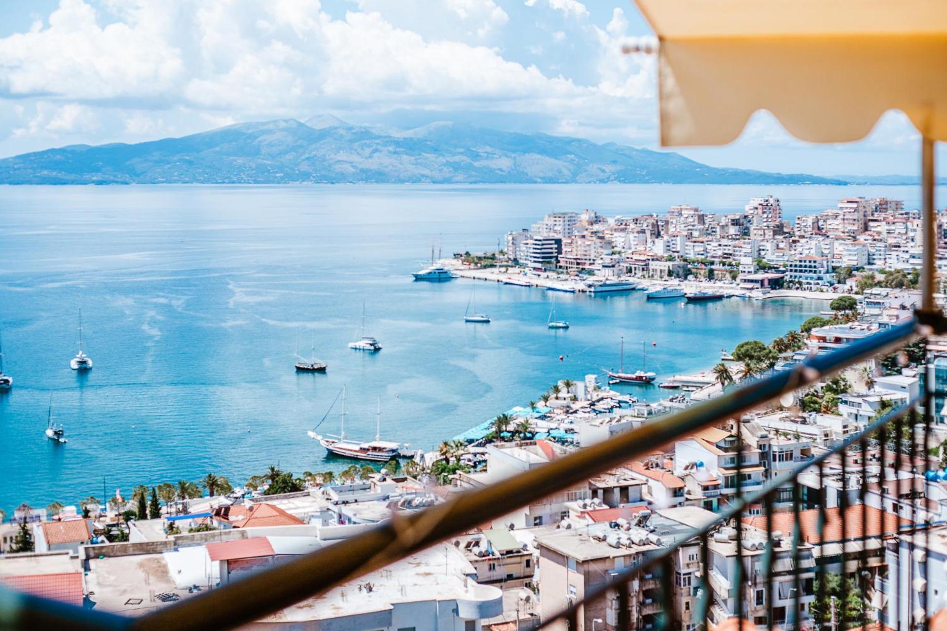 Lost At Sea Sarande Exterior photo